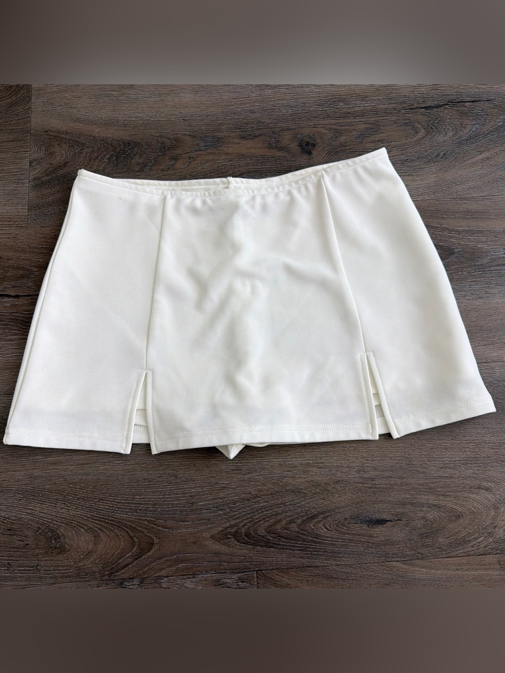 dELiA*s White Women's Skort with Front Slits